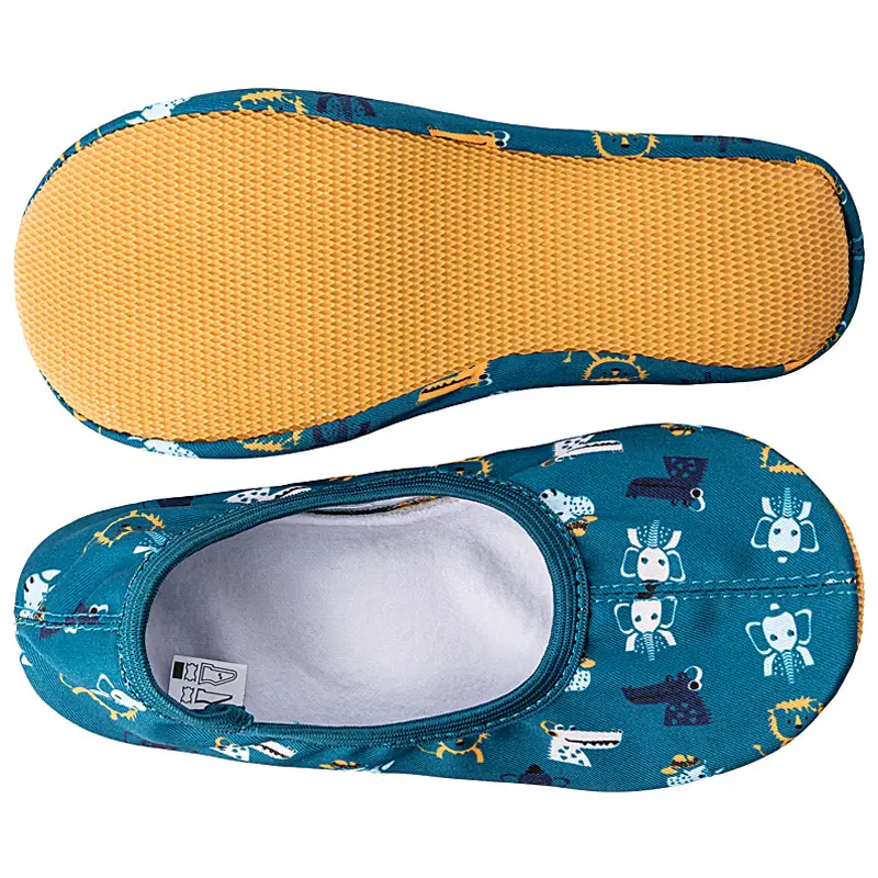 Produktfoto Freisteller Kinderschuhe Schläppchen Produktfoto Freisteller Kinderschuhe Schläppchen