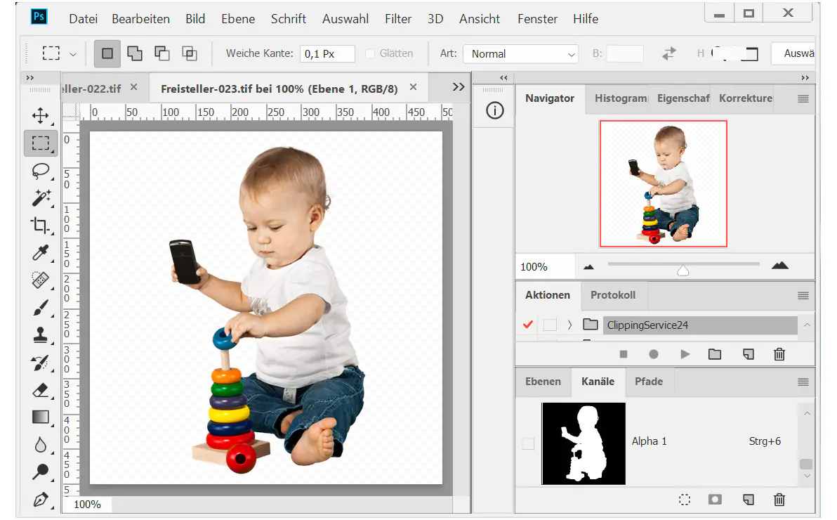 Bildhintergrund entfernen mit Alphakanal Softmasking Kleinkind mit Spielzeug Bildhintergrund entfernen mit Alphakanal Softmasking Kleinkind mit Spielzeug
