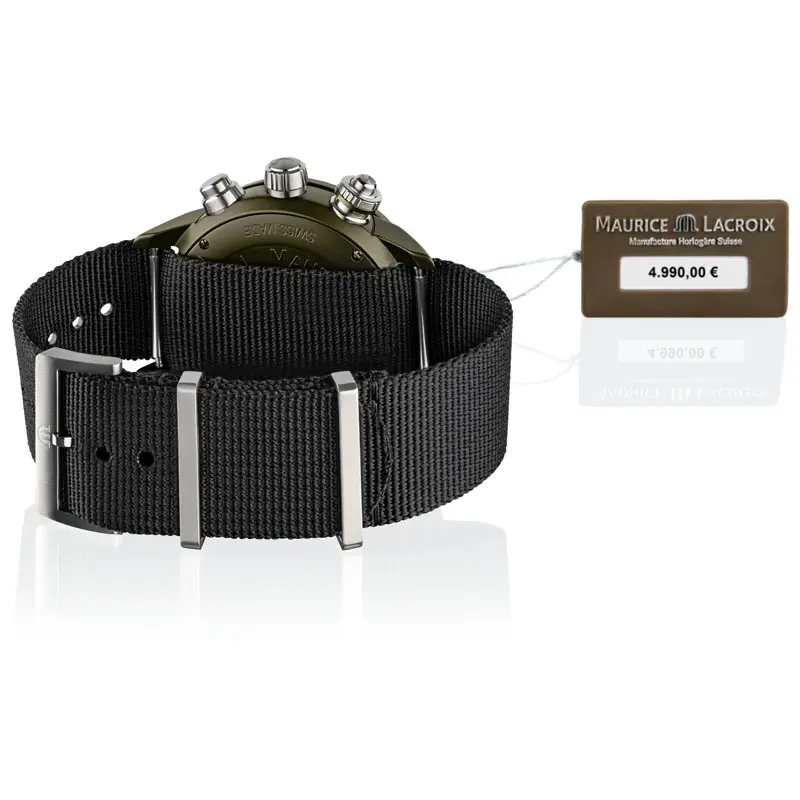 Produktfoto Armbanduhr aus Rückansicht mit Preisschild und Spiegelung Produktfoto Armbanduhr aus Rückansicht mit Preisschild und Spiegelung